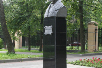 Памятник И.А.Милютину. Череповец, 1986 г.